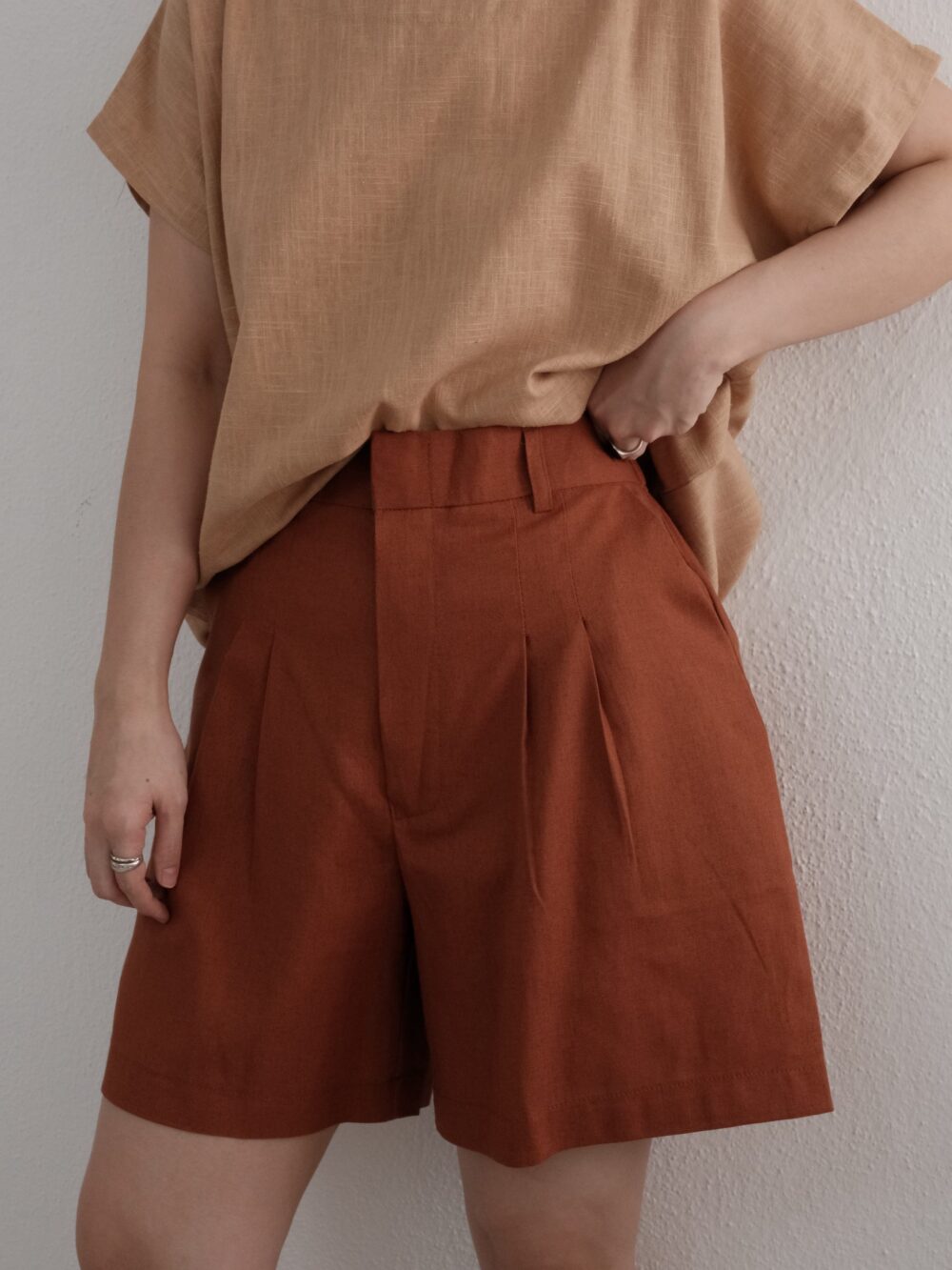Linen Back Rubber Shorts - Image 2