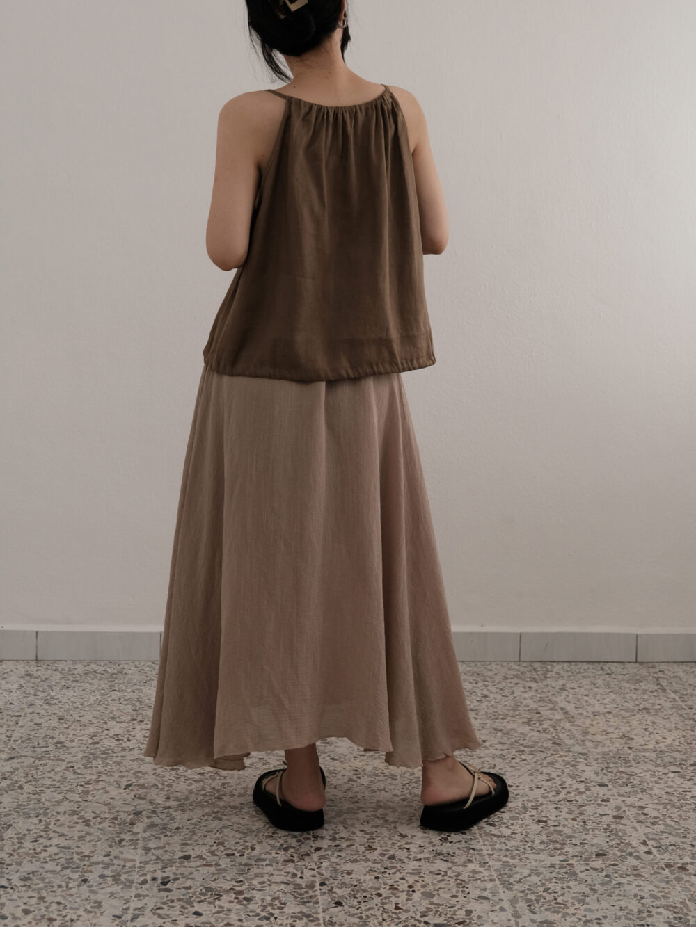 Flowy Asymmetrical Skirt in Oat Brown - 图片 4