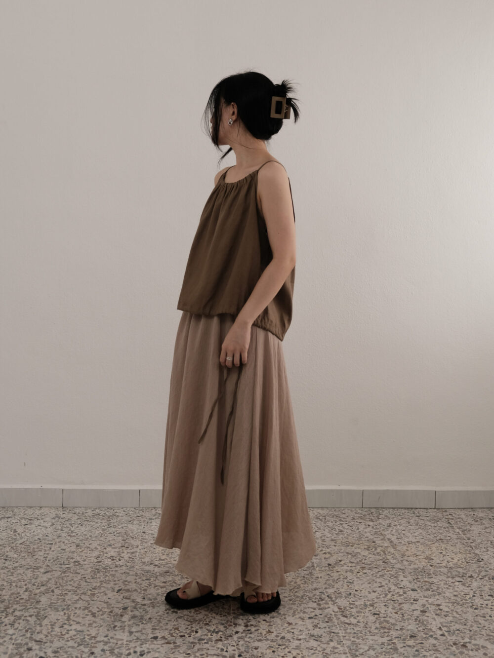 Flowy Asymmetrical Skirt in Oat Brown - 图片 2