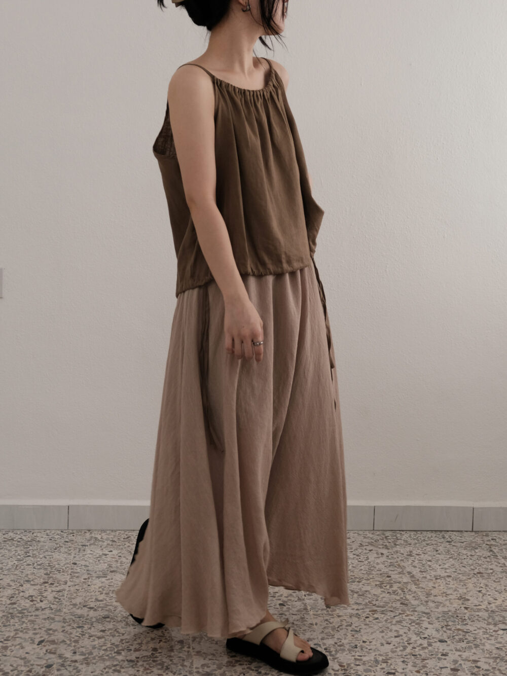 Flowy Asymmetrical Skirt in Oat Brown - 图片 5