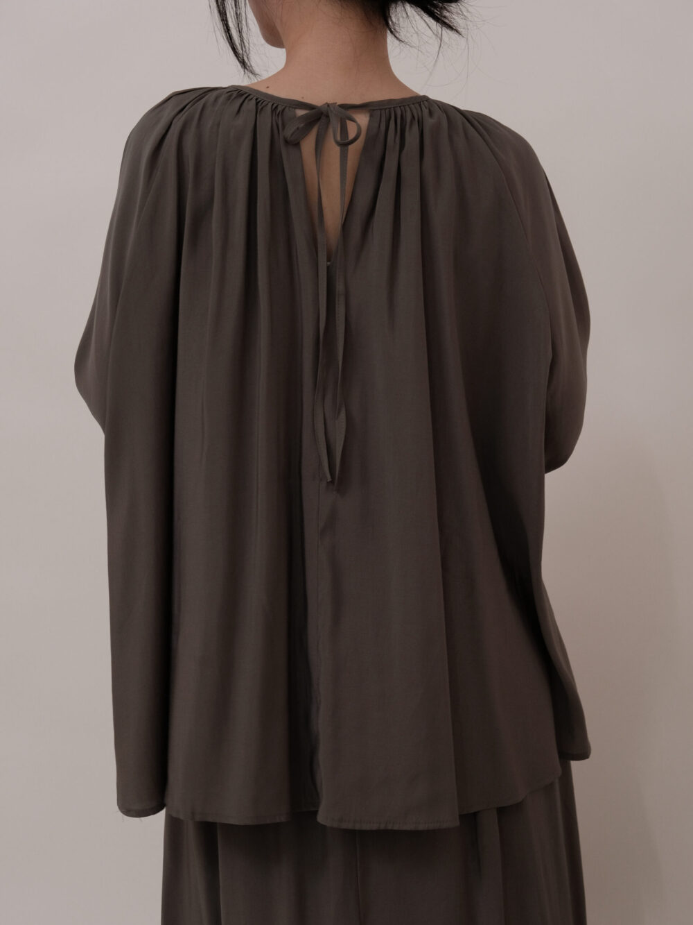 Tencel Two-Ways Blouse - Image 14