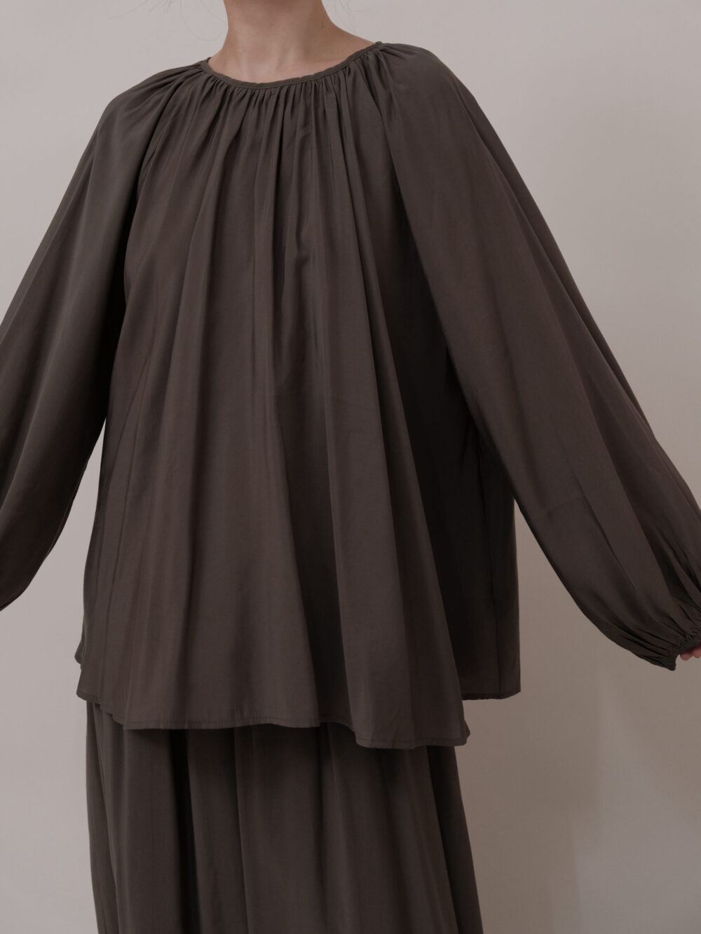 Tencel Two-Ways Blouse - Image 11