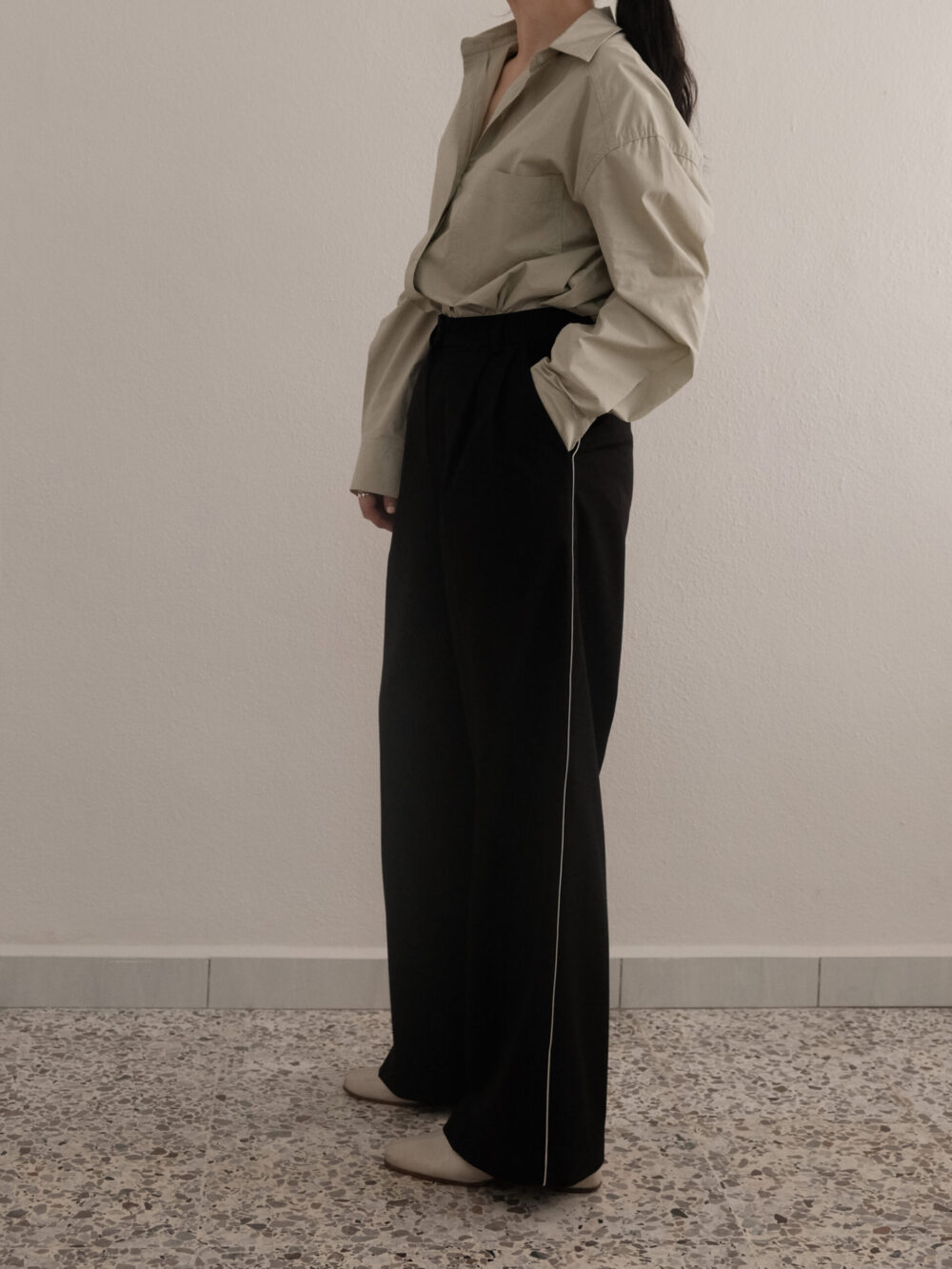 Contrast Piping Pants - Image 3