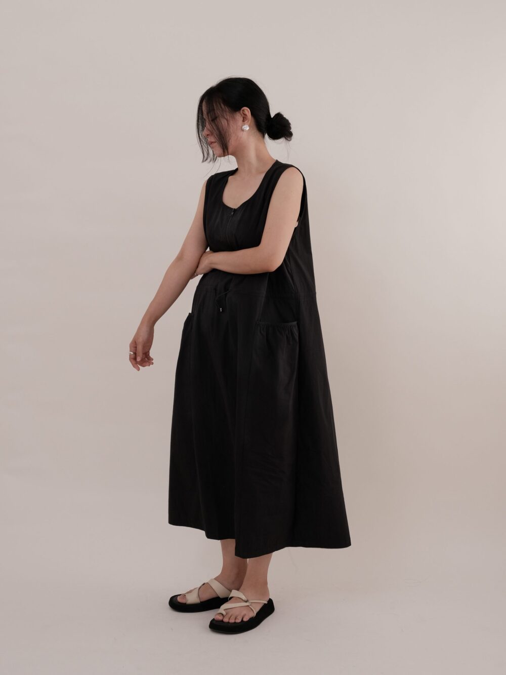 Dry-Easy Zipper Dress in Black - Image 2