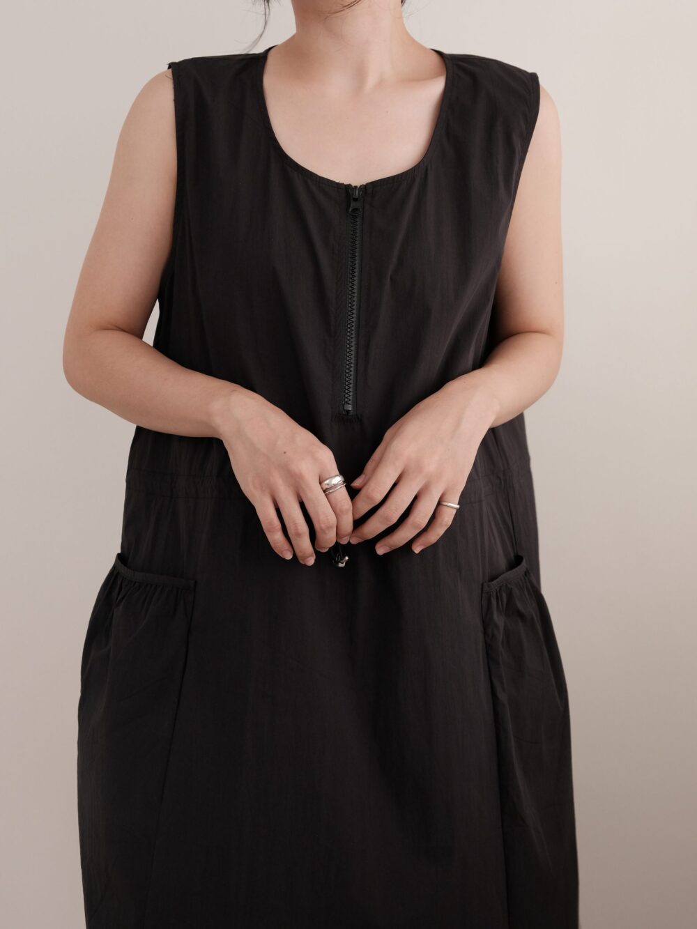 Dry-Easy Zipper Dress in Black - Image 5