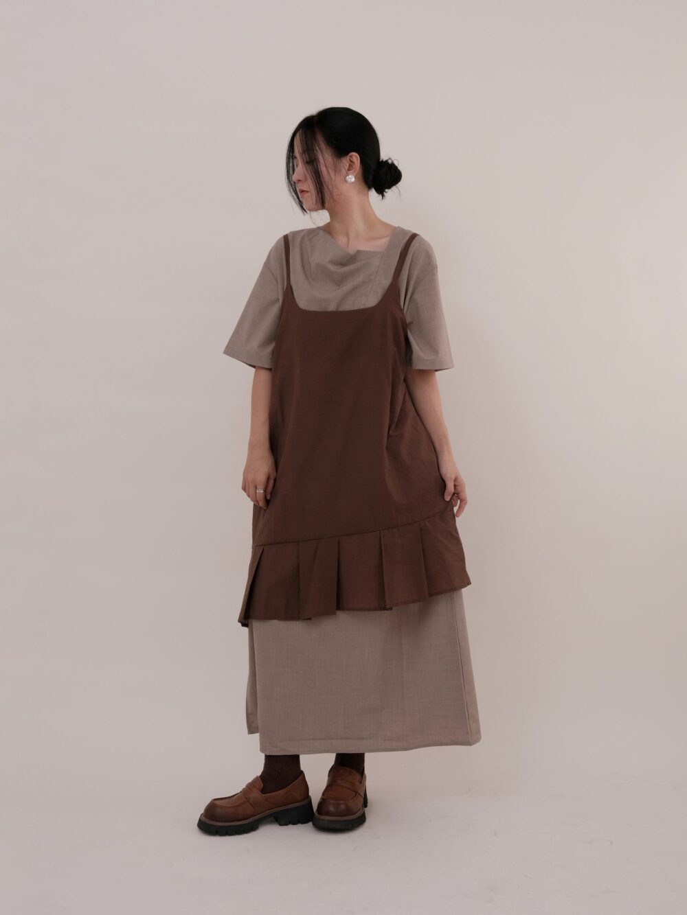 Loose Edge Layer Dress in Granite Brown