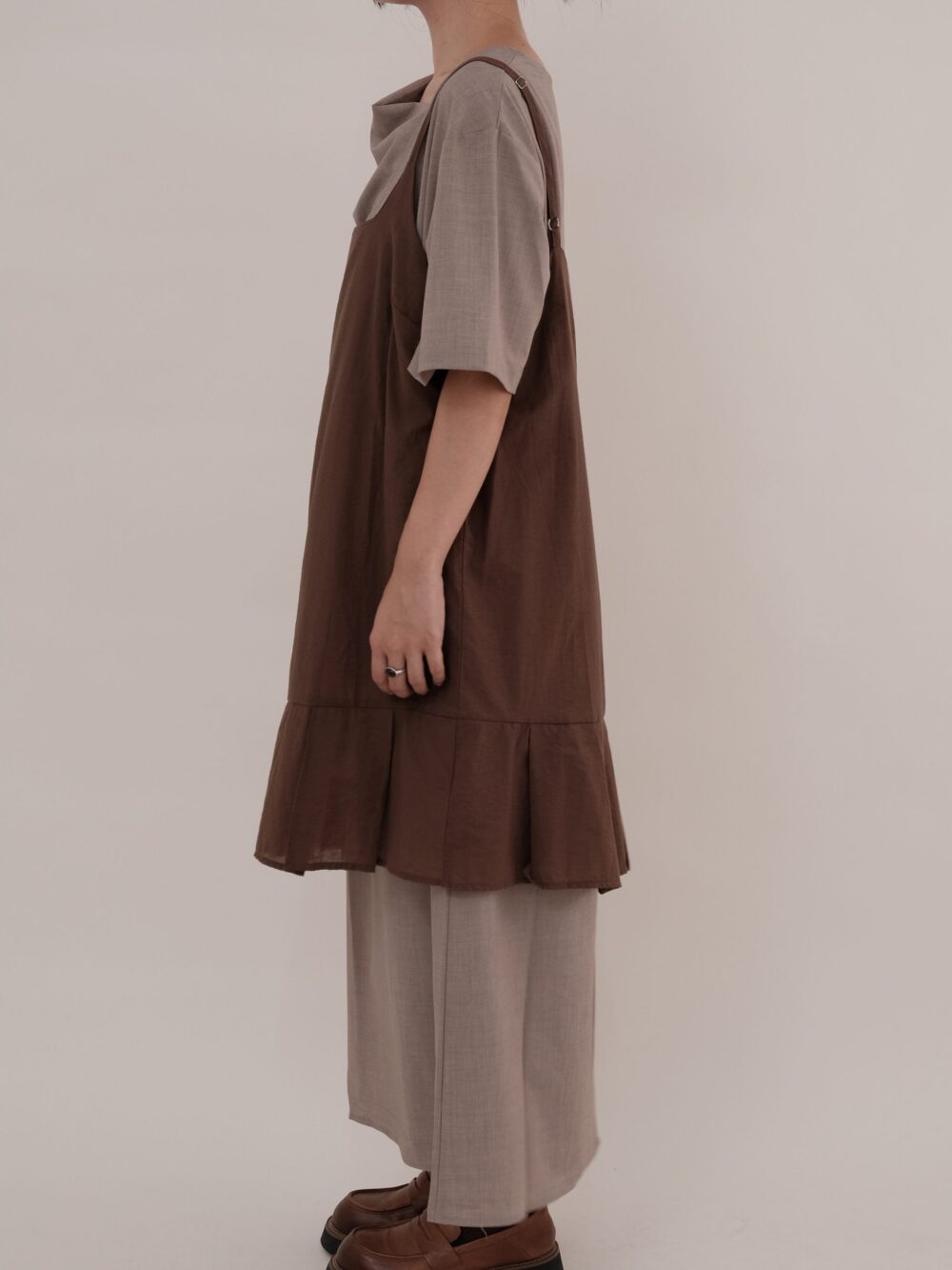 Loose Edge Layer Dress in Granite Brown - 图片 5