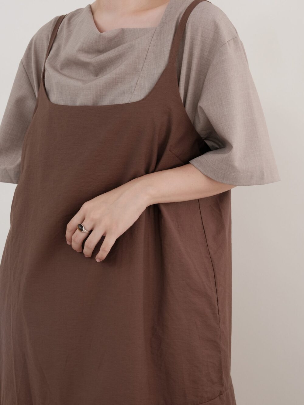 Loose Edge Layer Dress in Granite Brown - 图片 2