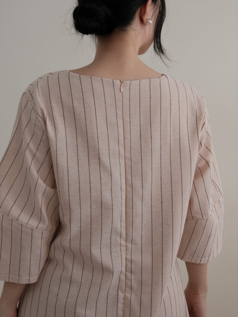 Linen V-Neck Dress in Blush Pink - 图片 5