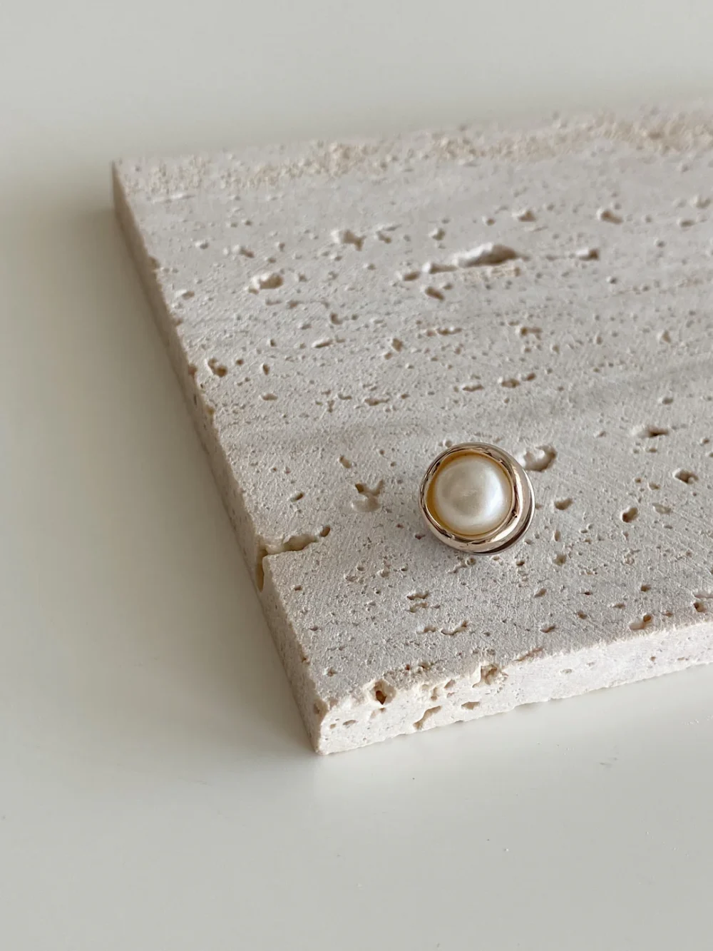 Isha Pearl Brooch - Image 3