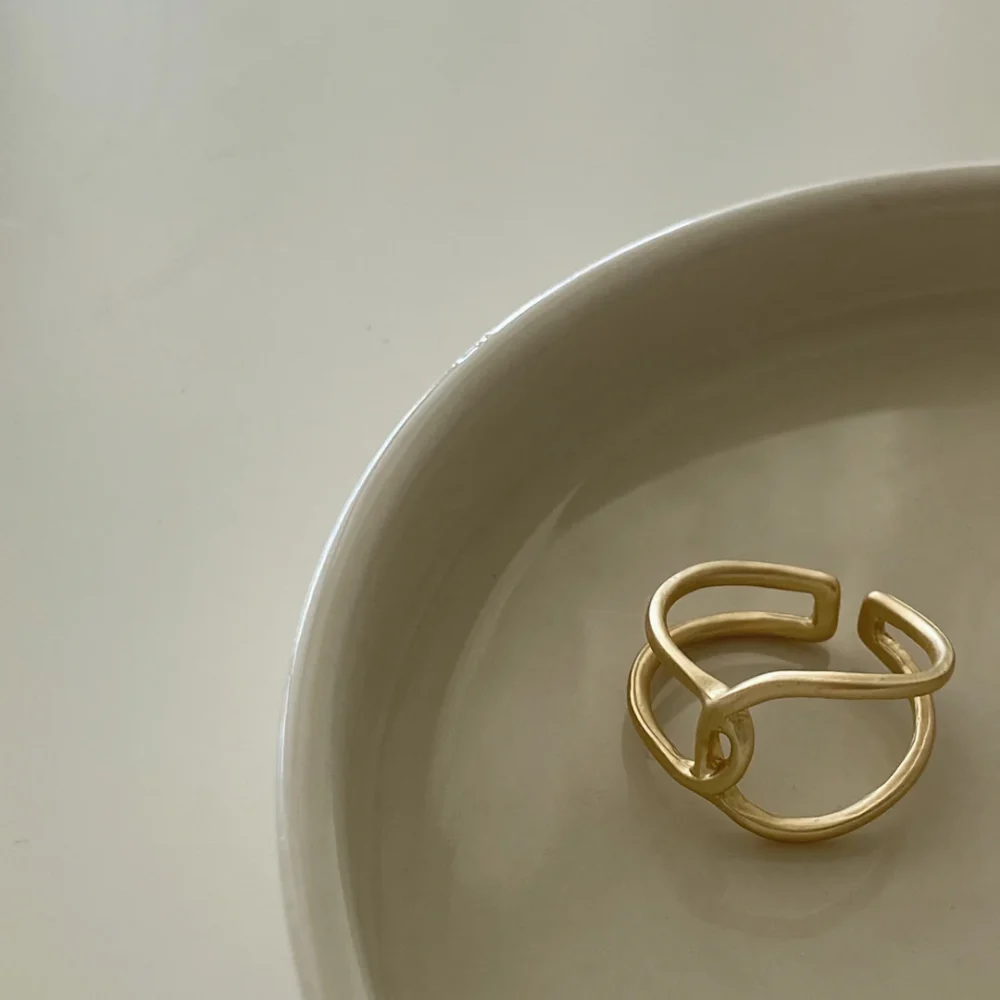 Matte Twist-Shape Ring - Image 2