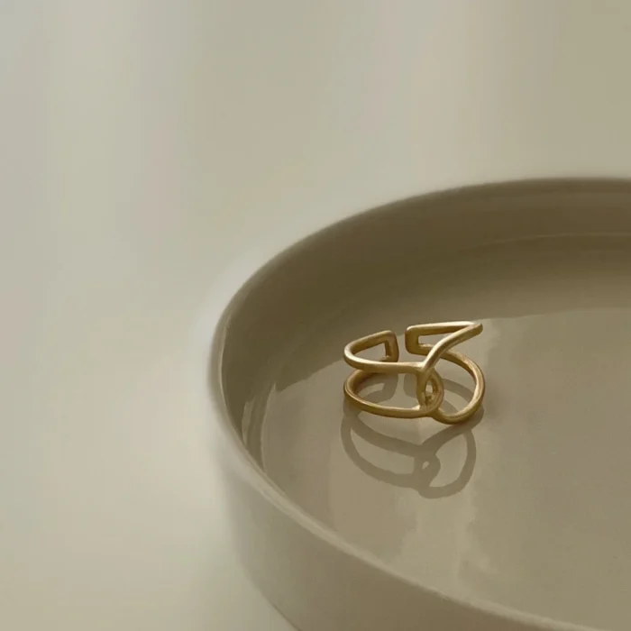 Matte Twist-Shape Ring