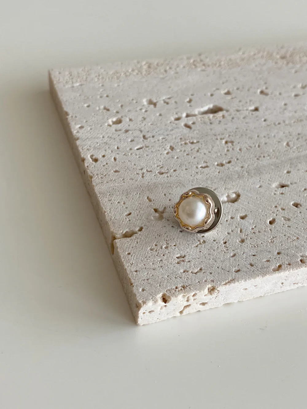Isha Pearl Brooch - Image 5