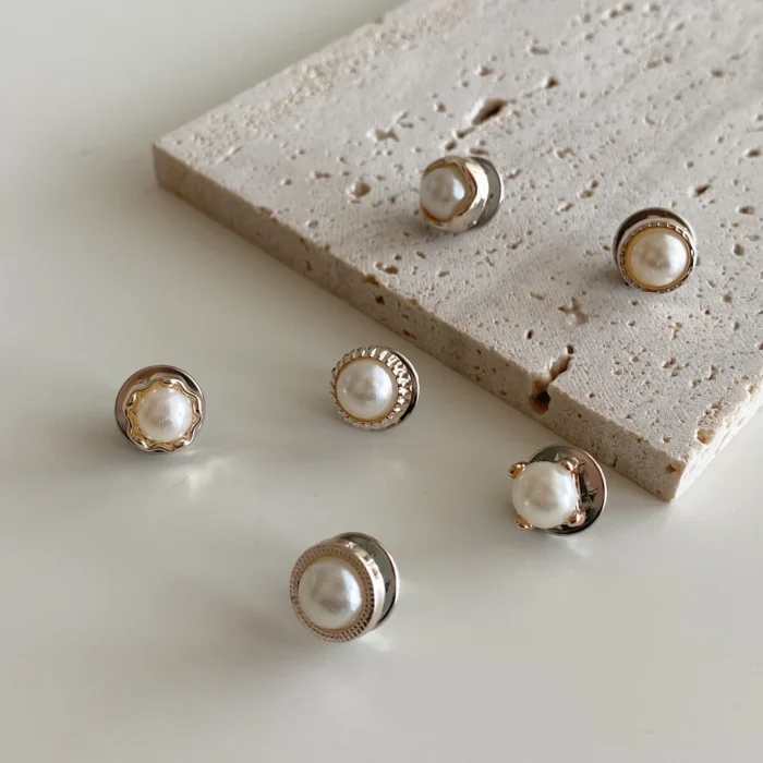 Isha Pearl Brooch